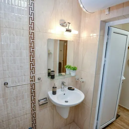 лазур в сърцето на *